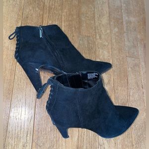 Cute Black Booties - SIZE 6.5